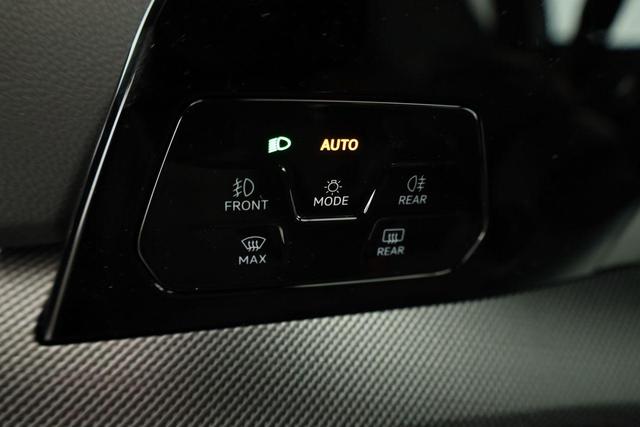 Volkswagen Golf 2.0 TSI 195 kW GTI VIII DSG, Navi, Side, Matrix, Kamera, Winter, 19-Zoll 