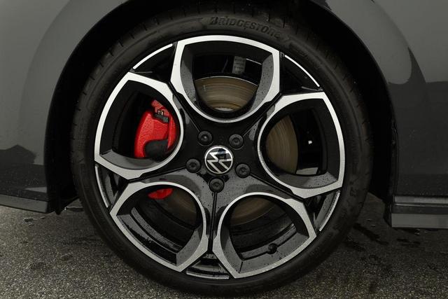 Volkswagen Golf 2.0 TSI 195 kW GTI VIII DSG, Navi, Side, Matrix, Kamera, Winter, 19-Zoll 