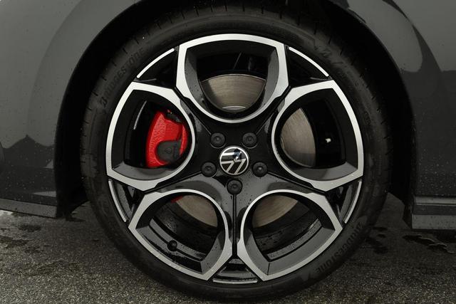 Volkswagen Golf 2.0 TSI 195 kW GTI VIII DSG, Navi, Side, Matrix, Kamera, Winter, 19-Zoll 