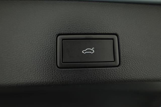 Volkswagen Golf 1.5 TSI 110 kW R-Line VIII Variant R-LINE, AHK, easyOpen, Kamera, LED-Plus, 3-J Garantie 