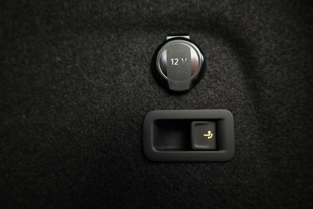 Volkswagen Golf 1.5 TSI 110 kW R-Line VIII Variant R-LINE, AHK, easyOpen, Kamera, LED-Plus, 3-J Garantie 