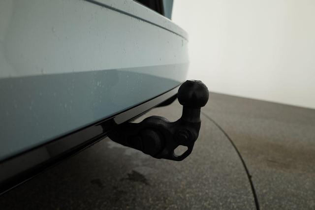 Volkswagen Golf 1.5 TSI 110 kW R-Line VIII Variant R-LINE, AHK, easyOpen, Kamera, LED-Plus, 3-J Garantie 