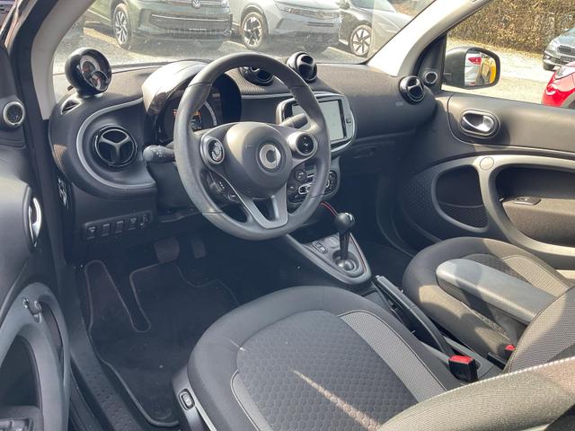 Smart fortwo cabrio - electric drive / EQ (453.491) 22kWh, LED, Kamera, Soundsystem