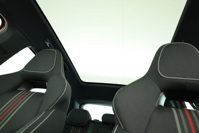 Skoda Kamiq Monte Carlo 1.5 TSI DSG Carlo, Pano, AHK, IQ.Light, Side, Kamera, Winter, 17-Zoll 