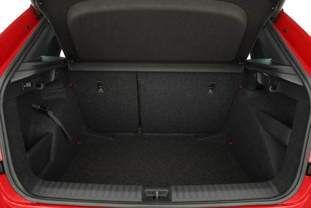 Skoda Kamiq Monte Carlo 1.5 TSI DSG Carlo, Pano, AHK, IQ.Light, Side, Kamera, Winter, 17-Zoll 