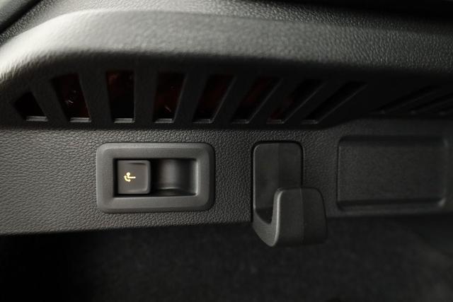 Skoda Kamiq Monte Carlo 1.5 TSI DSG Carlo, Pano, AHK, IQ.Light, Side, Kamera, Winter, 17-Zoll 