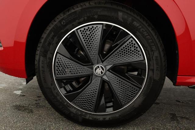 Skoda Kamiq Monte Carlo 1.5 TSI DSG Carlo, Pano, AHK, IQ.Light, Side, Kamera, Winter, 17-Zoll 