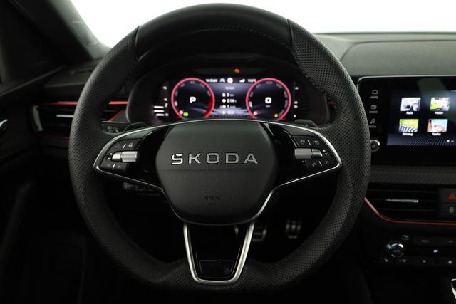 Skoda Kamiq Monte Carlo 1.5 TSI DSG Carlo, Pano, AHK, IQ.Light, Side, Kamera, Winter, 17-Zoll 