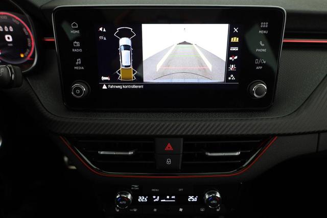 Skoda Kamiq Monte Carlo 1.5 TSI DSG Carlo, Pano, AHK, IQ.Light, Side, Kamera, Winter, 17-Zoll 