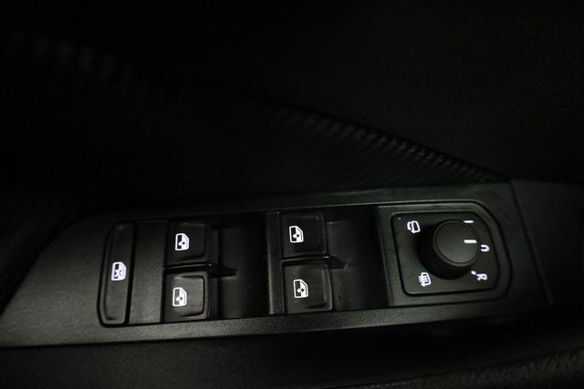 Skoda Kamiq Monte Carlo 1.5 TSI DSG Carlo, Pano, AHK, IQ.Light, Side, Kamera, Winter, 17-Zoll 