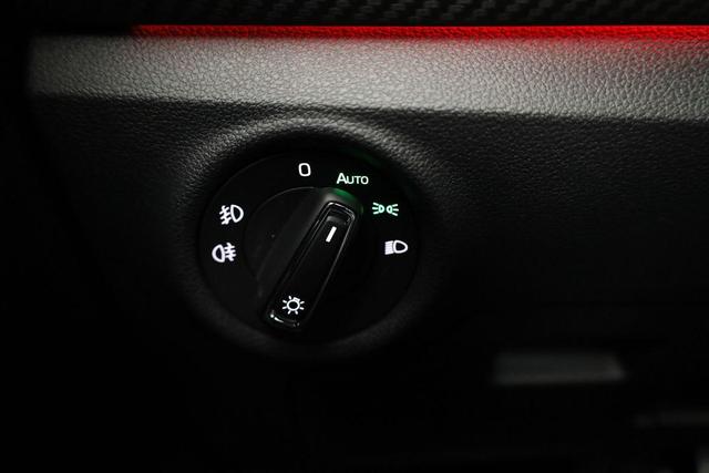 Skoda Kamiq Monte Carlo 1.5 TSI DSG Carlo, Pano, AHK, IQ.Light, Side, Kamera, Winter, 17-Zoll 