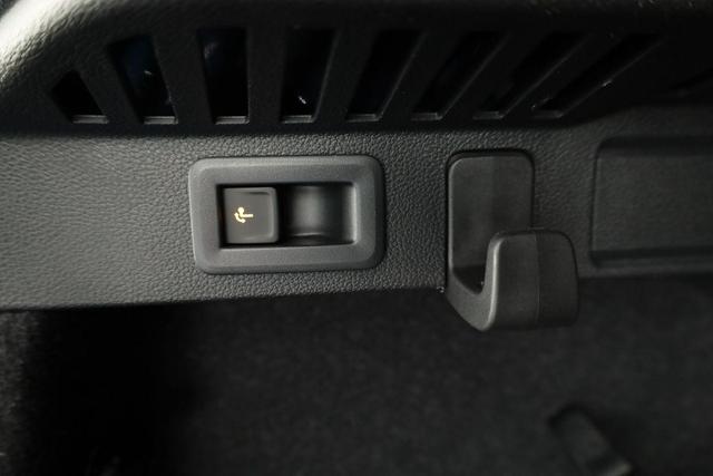 Skoda Kamiq Monte Carlo 1.5 TSI DSG Carlo, Pano, AHK, IQ.Light, Side, Kamera, Winter, 17-Zoll 