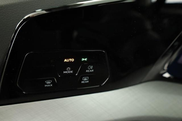 Volkswagen Golf VIII Variant 2.0 TDI DSG Life, easyOpen, Kamera, 3-J Garantie 