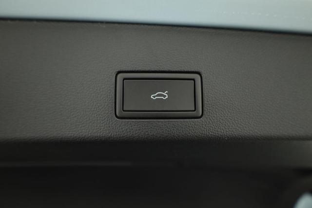 Volkswagen Golf VIII Variant 2.0 TDI DSG Life, easyOpen, Kamera, 3-J Garantie 