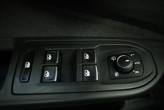 Volkswagen Golf 1.5 TSI 110 kW VIII Variant Life, AHK, easyOpen, Kamera, 3-J Garantie 