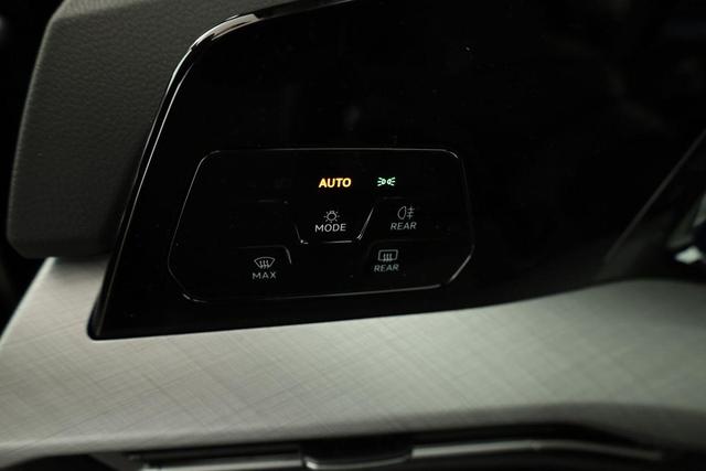 Volkswagen Golf 1.5 TSI 110 kW VIII Variant Life, AHK, easyOpen, Kamera, 3-J Garantie 