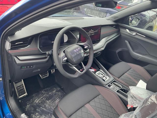 Skoda Octavia Combi - 2.0 TSI 195 kW RS DSG, Pano, AHK, Navi, Matrix, Side, Winter, 5 J.-Garantie