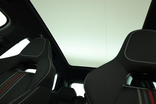 Skoda Kamiq Monte Carlo 1.5 TSI DSG Carlo, Pano, AHK, IQ.Light, Side, Kamera, Winter, 17-Zoll 