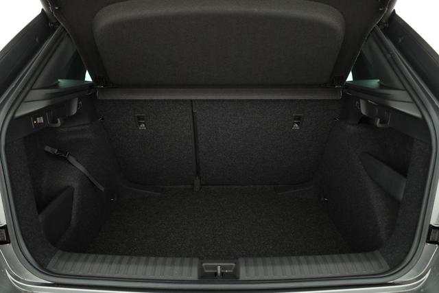 Skoda Kamiq Monte Carlo 1.5 TSI DSG Carlo, Pano, AHK, IQ.Light, Side, Kamera, Winter, 17-Zoll 