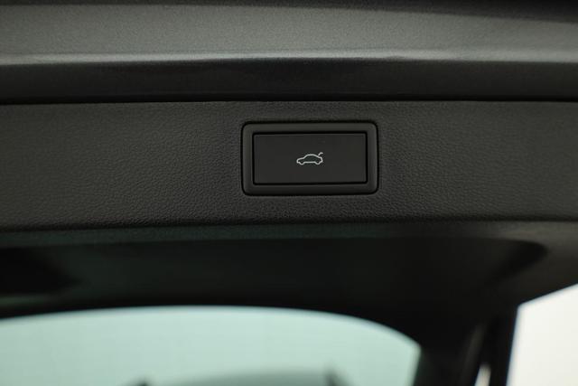 Skoda Kamiq Monte Carlo 1.5 TSI DSG Carlo, Pano, AHK, IQ.Light, Side, Kamera, Winter, 17-Zoll 