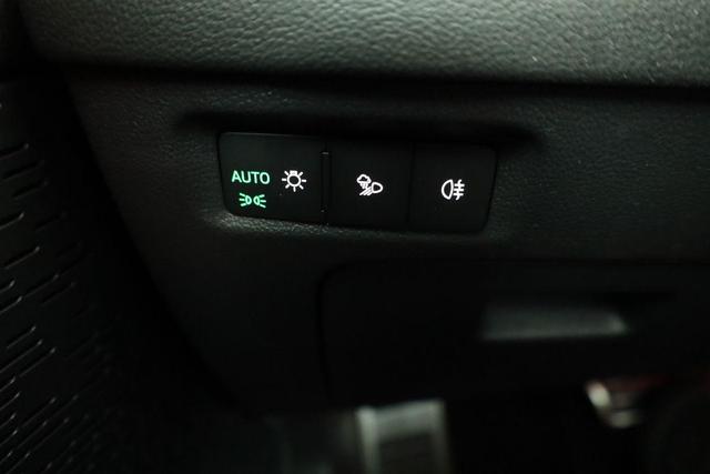 Skoda Octavia Combi 2.0 TSI 195 kW RS DSG, Pano, AHK, Navi, Matrix, Side, Winter, 5 J.-Garantie 