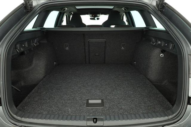 Skoda Octavia Combi 2.0 TSI 195 kW RS DSG, Pano, AHK, Navi, Matrix, Side, Winter, 5 J.-Garantie 