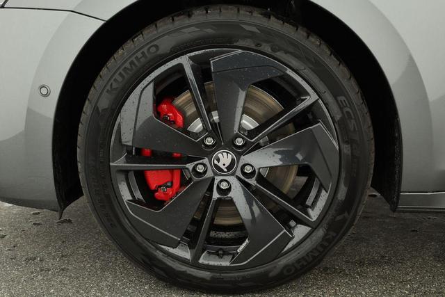 Skoda Octavia Combi 2.0 TSI 195 kW RS DSG, Pano, AHK, Navi, Matrix, Side, Winter, 5 J.-Garantie 