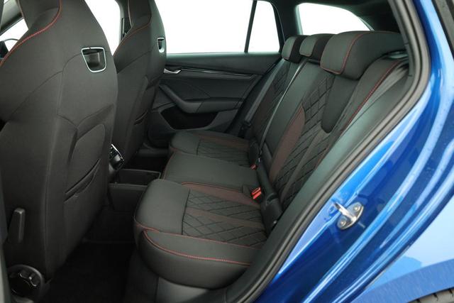 Skoda Octavia Combi 2.0 TSI 195 kW RS DSG, Pano, AHK, Navi, Matrix, Side, Winter, 5 J.-Garantie 