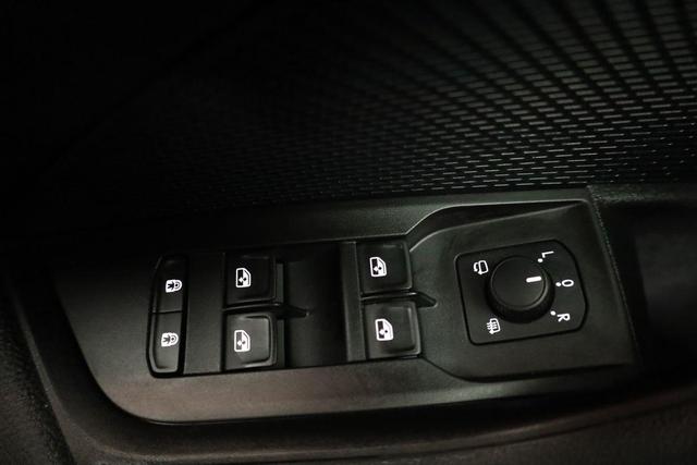 Skoda Octavia Combi 2.0 TSI 195 kW RS DSG, Standheizung, AHK, Navi, Matrix, Side, Winter, 5 J.-Garantie 