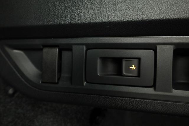 Skoda Octavia Combi 2.0 TSI 195 kW RS DSG, Standheizung, AHK, Navi, Matrix, Side, Winter, 5 J.-Garantie 