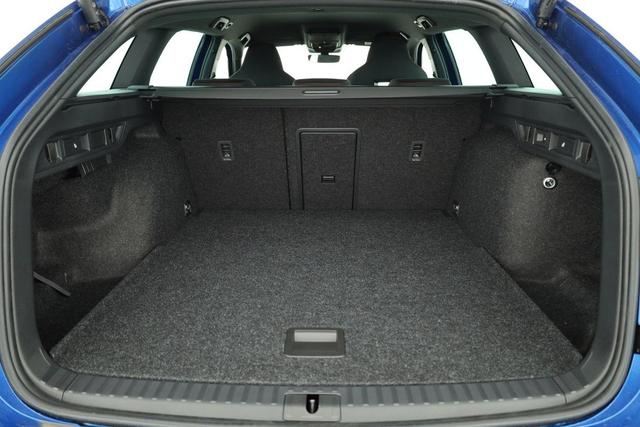 Skoda Octavia Combi 2.0 TSI 195 kW RS DSG, AHK, Navi, Matrix, Canton, Side, Winter, 5 J.-Garantie 