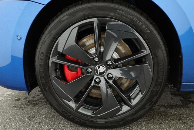 Skoda Octavia Combi 2.0 TSI 195 kW RS DSG, AHK, Navi, Matrix, Canton, Side, Winter, 5 J.-Garantie 