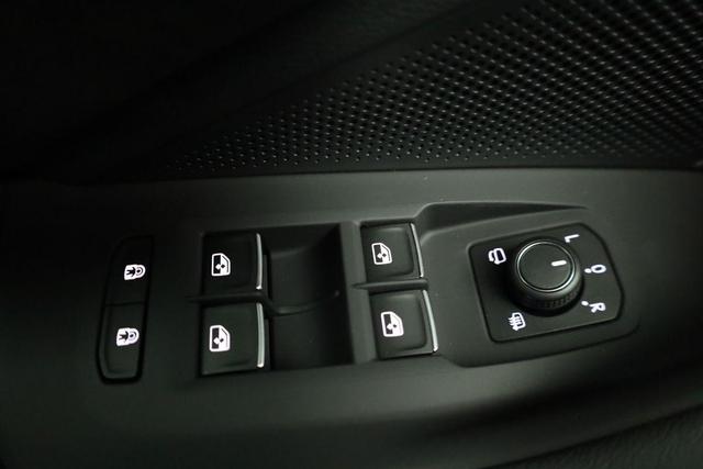 Volkswagen Passat Variant 2.0 TDI 142 kW 4Motion R-Line DSG 4M Black, AHK, IQ.Light, HUD, 19-Zoll, AreaView, Navi, Side 