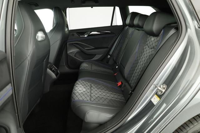 Volkswagen Passat Variant 2.0 TDI 142 kW 4Motion R-Line DSG 4M Black, AHK, IQ.Light, HUD, 19-Zoll, AreaView, Navi, Side 