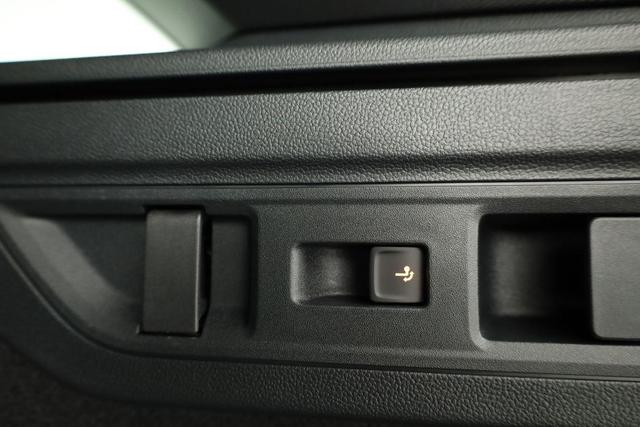 Volkswagen Passat Variant 2.0 TDI 142 kW 4Motion R-Line DSG 4M Black, AHK, IQ.Light, HUD, 19-Zoll, AreaView, Navi, Side 