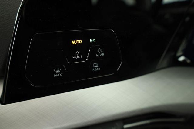 Volkswagen Golf VIII Variant 2.0 TDI DSG Life, AHK, easyOpen, Kamera, 3-J Garantie 