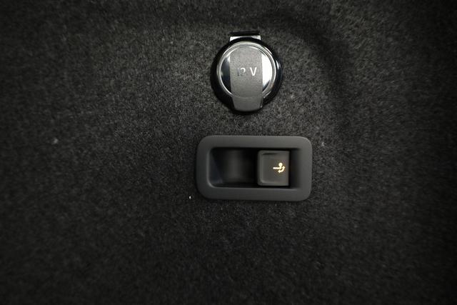 Volkswagen Golf VIII Variant 2.0 TDI DSG Life, AHK, easyOpen, Kamera, 3-J Garantie 