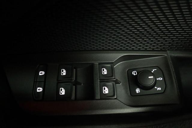 Skoda Octavia Combi 2.0 TSI 195 kW RS DSG, Standheizung, AHK, Navi, Matrix, Side, Winter, 5 J.-Garantie 