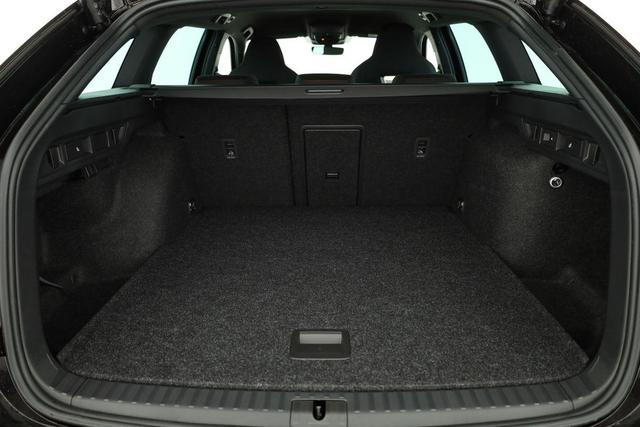 Skoda Octavia Combi 2.0 TSI 195 kW RS DSG, Standheizung, AHK, Navi, Matrix, Side, Winter, 5 J.-Garantie 