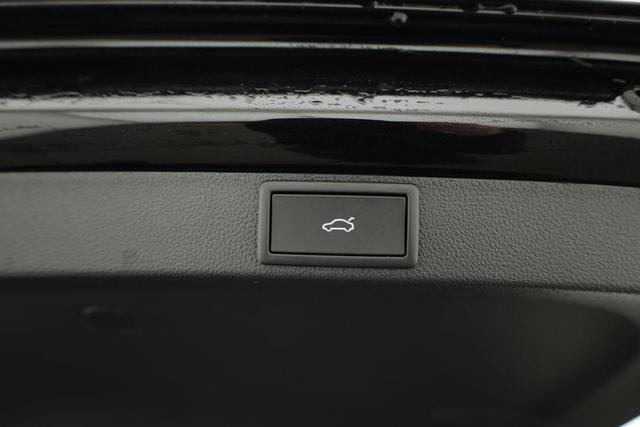 Skoda Octavia Combi 2.0 TSI 195 kW RS DSG, Standheizung, AHK, Navi, Matrix, Side, Winter, 5 J.-Garantie 