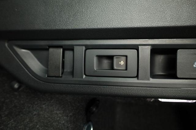 Skoda Octavia Combi 2.0 TSI 195 kW RS DSG, Standheizung, AHK, Navi, Matrix, Side, Winter, 5 J.-Garantie 