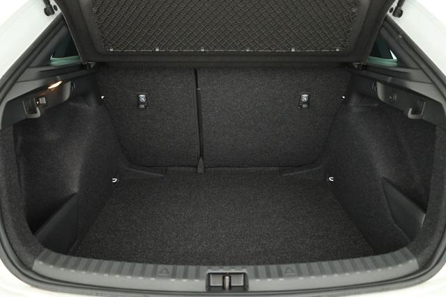 Skoda Scala Monte Carlo 1.5 TSI DSG Carlo, AHK, Pano, Matrix, Winter, Kamera. 18-Zoll, 5 J.-Garantie 