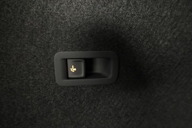 Cupra Formentor 1.5 eTSI 110 kW DSG, Matrix, AHK, Navi, AreaView, Side, el. Klappe, Winter, 5 J.-Garantie 