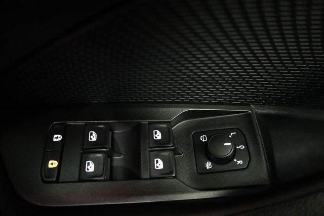 Skoda Octavia Combi 2.0 TSI 195 kW RS DSG, AHK, Navi, Matrix, Side, Winter, 5 J.-Garantie 