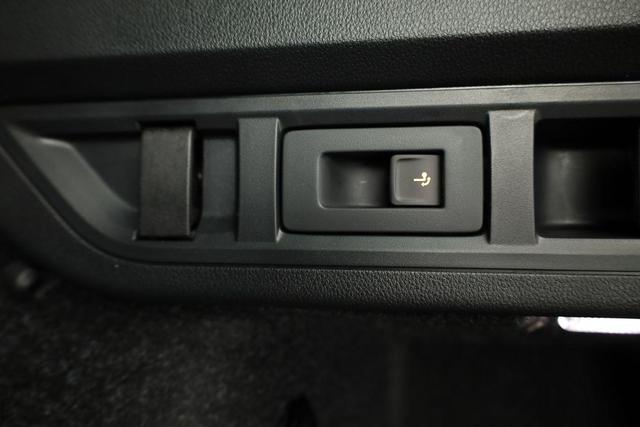 Skoda Octavia Combi 2.0 TSI 195 kW RS DSG, AHK, Navi, Matrix, Side, Winter, 5 J.-Garantie 