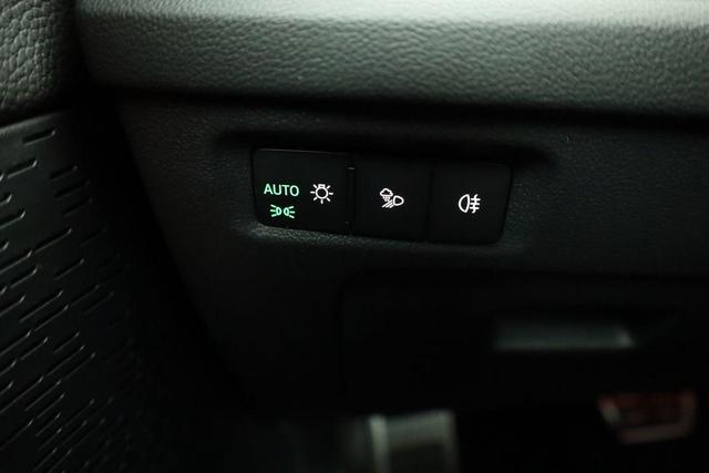 Skoda Octavia Combi 2.0 TSI 195 kW RS DSG, AHK, Navi, Matrix, Side, Winter, 5 J.-Garantie 