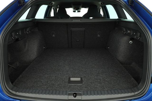 Skoda Octavia Combi 2.0 TSI 195 kW RS DSG, AHK, Navi, Matrix, Side, Winter, 5 J.-Garantie 