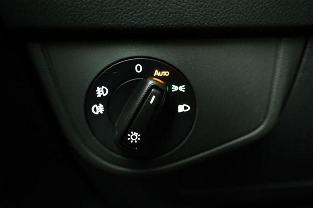 Volkswagen Taigo R-Line 1.5 TSI DSG R-LINE, AHK, Navi, IQ.Light, Kamera, ACC, Winter 