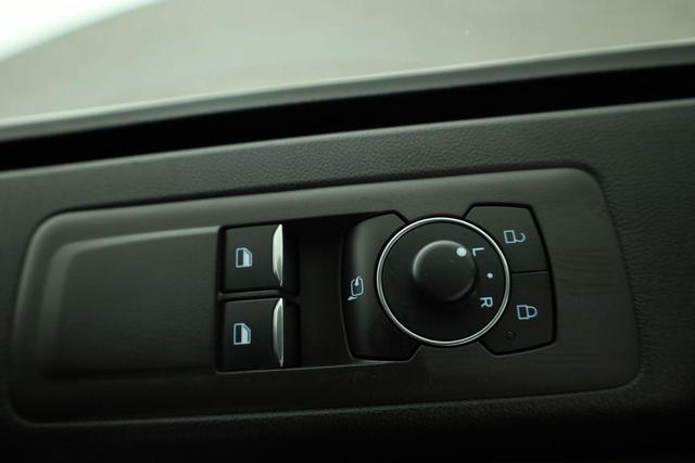 Ford Transit Custom 320 L1 FWD Limited Kombi 2.0 EcoBlue Limited, Navi, FS-beheizbar, Side, Kamera, 4 J.-Garantie 