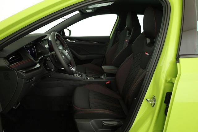 Skoda Octavia Combi 2.0 TSI 195 kW RS DSG, AHK, Navi, Matrix, Side, Winter, 5 J.-Garantie 